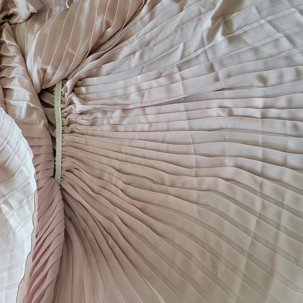 Bone - colored pleated Dress - Picture 3 of 3